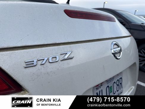 Used 2010 Nissan 370Z Touring image 9