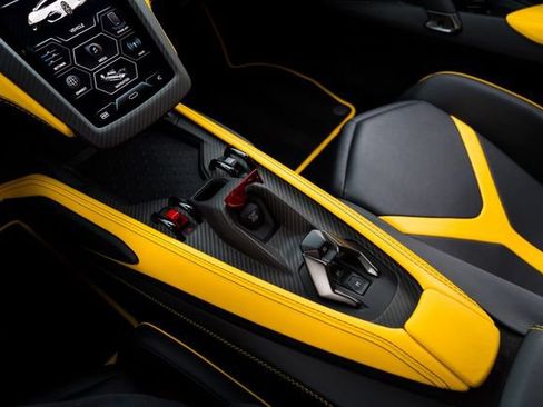 Used 2025 Lamborghini Revuelto AWD/4WD image 36