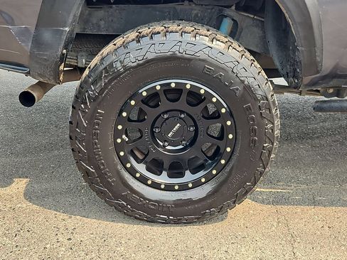 Used 2021 Toyota Tacoma TRD Off-Road AWD/4WD image 9