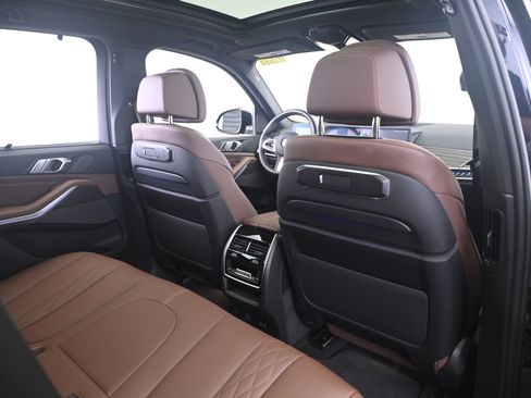 Used 2025 BMW X5 xDrive40i w/ Executive Package AWD/4WD image 17