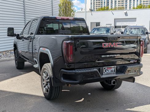 Used 2021 GMC Sierra 2500 AT4 w/ AT4 Premium Plus Package AWD/4WD image 7