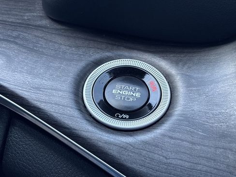 Used 2024 Jeep Grand Cherokee L Overland w/ Advanced Protech Group III image 33