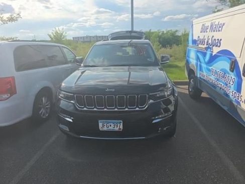 Used 2023 Jeep Grand Cherokee Limited w/ Trailer Tow Prep Group (B) AWD/4WD image 13