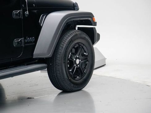 Used 2022 Jeep Wrangler Sport AWD/4WD image 7