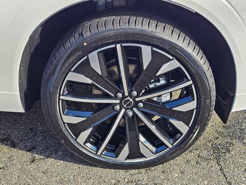 New 2026 Volvo XC60 B5 Ultra w/ Protection Package Premier image 9