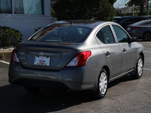 Used 2016 Nissan Versa S FWD image 10