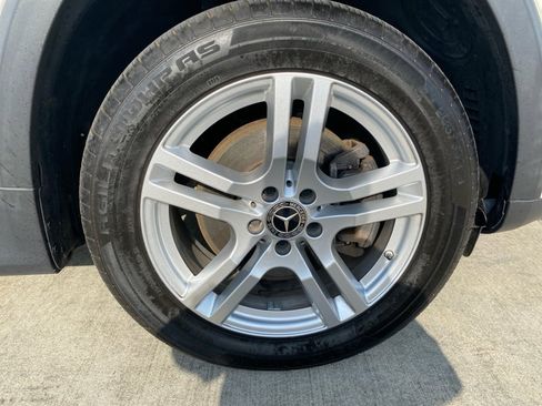 Used 2022 Mercedes-Benz GLB 250 4MATIC image 29