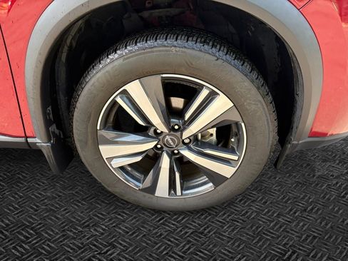 Used 2024 Nissan Rogue SL w/ SL Premium Package FWD image 11
