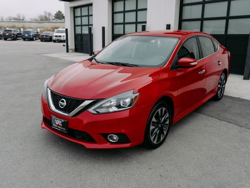 Used 2018 Nissan Sentra SR image 3