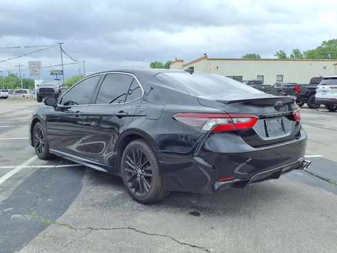 Used 2021 Toyota Camry SE FWD image 5