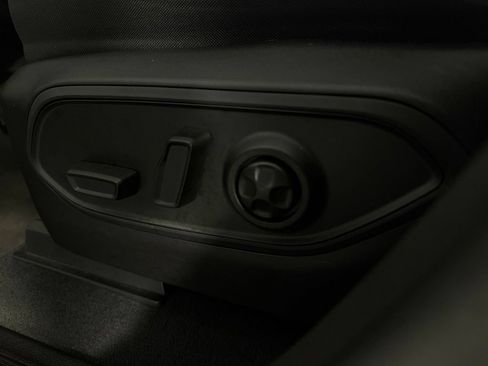 Used 2024 Jeep Grand Cherokee Laredo X RWD image 22