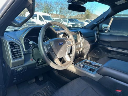 Used 2020 Ford Expedition XLT image 9