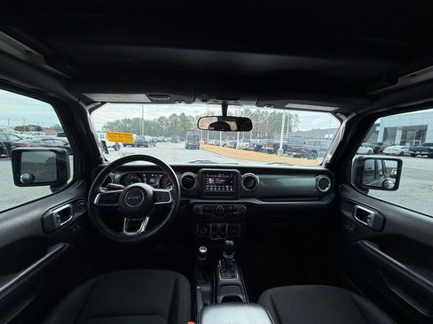 Used 2020 Jeep Wrangler Unlimited Sahara image 12