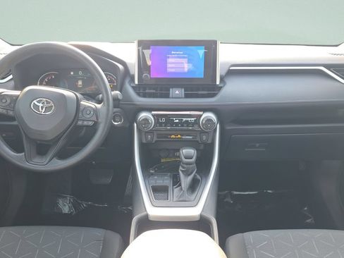 Used 2025 Toyota RAV4 XLE FWD image 11