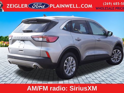 Used 2022 Ford Escape SE w/ Cold Weather Package image 5