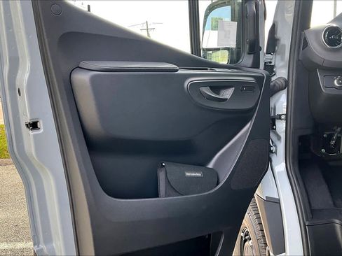 New 2026 Mercedes-Benz Sprinter 2500 image 12