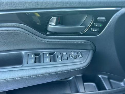 Used 2025 Honda Odyssey Touring image 11