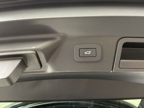 Used 2026 Land Rover Range Rover Velar Dynamic SE image 30