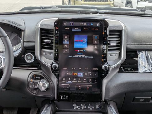 New 2026 RAM 1500 Laramie AWD/4WD image 17