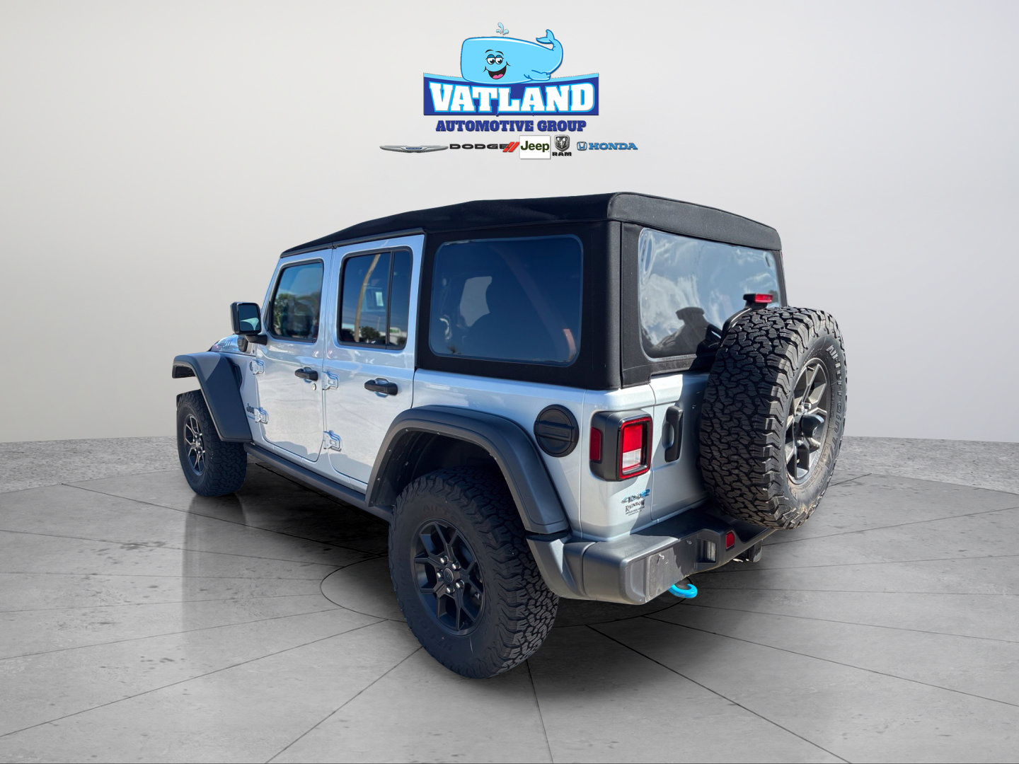 Certified 2024 Jeep Wrangler Unlimited AWD/4WD image 3