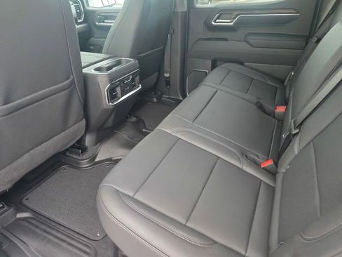 New 2026 GMC Sierra 1500 SLT image 10