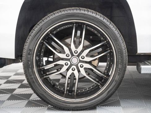 Used 2020 Chevrolet Tahoe LT w/ Luxury Package RWD image 21