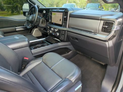 Used 2025 Ford F250 Platinum w/ FX4 Off-Road Package AWD/4WD image 13