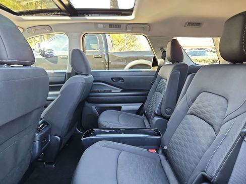 Used 2024 Nissan Pathfinder SV w/ SV Premium Package image 29