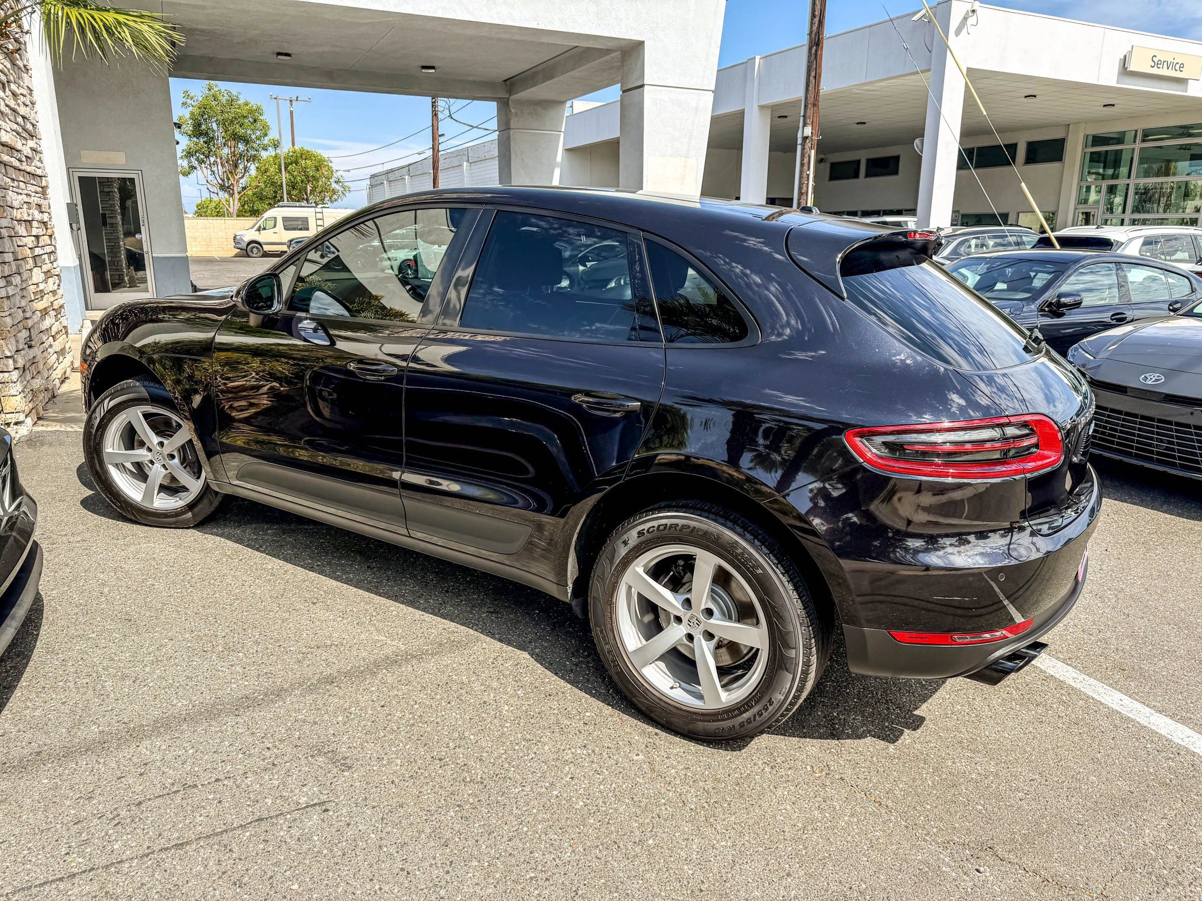 Used 2018 Porsche Macan Sport Edition AWD/4WD image 4