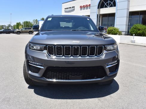 New 2025 Jeep Grand Cherokee Limited w/ Luxury Tech Group II RWD image 4