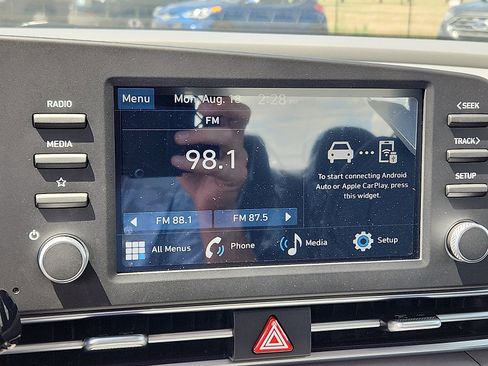 New 2025 Hyundai Elantra Sport image 12