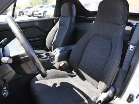 Used 1997 MAZDA MX-5 Miata RWD image 13