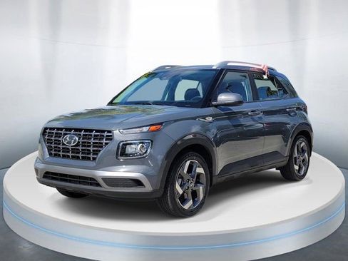 Certified 2024 Hyundai Venue SEL FWD image 2