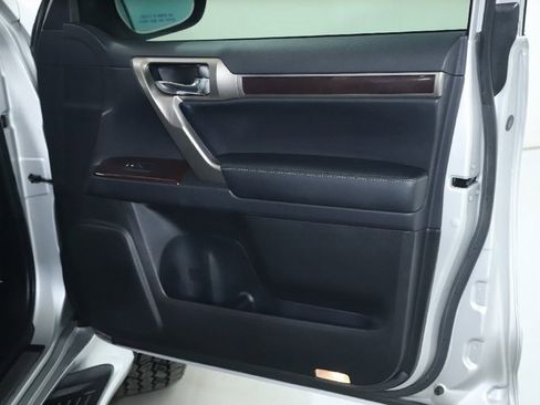 Used 2014 Lexus GX 460 image 35