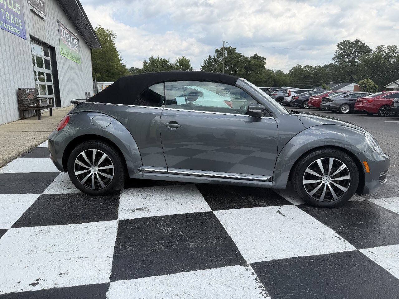Used 2015 Volkswagen Beetle 1.8T FWD image 4