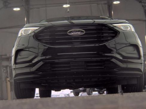 Used 2022 Ford Edge SE w/ Black Appearance Package AWD/4WD image 4