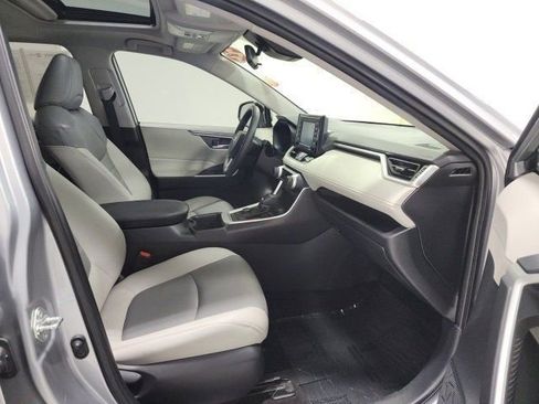 Certified 2022 Toyota RAV4 XLE Premium image 18
