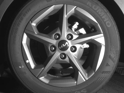 Used 2025 Kia K4 FWD image 17