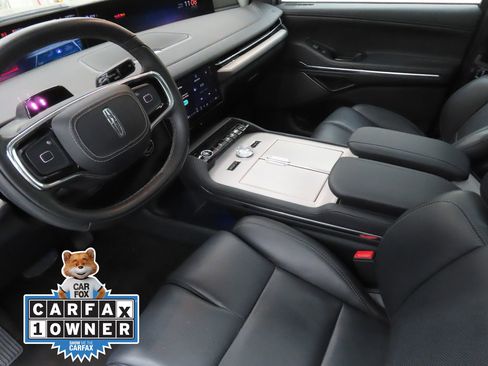 Used 2025 Lincoln Navigator Reserve AWD/4WD image 24