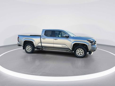 New 2025 Toyota Tacoma SR5 image 9