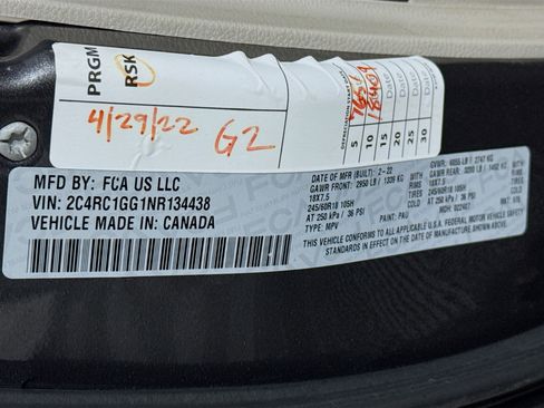 Used 2022 Chrysler Pacifica Limited image 39