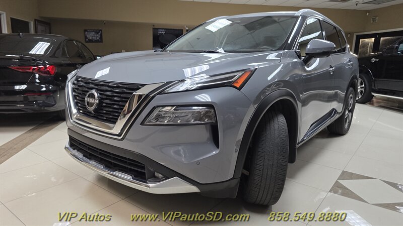 Used 2022 Nissan Rogue Platinum w/ Head-Up Display Package FWD image 2