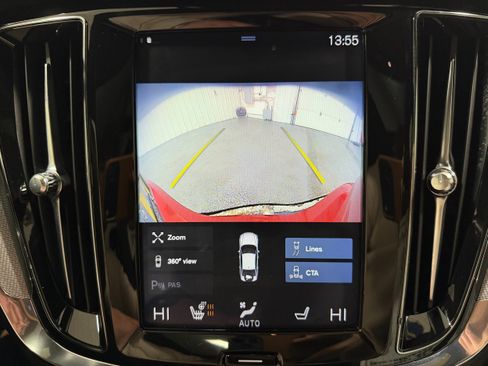 Used 2019 Volvo S60 T6 R-Design image 11