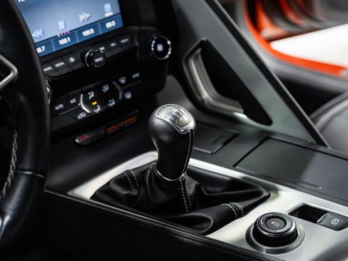 Used 2015 Chevrolet Corvette Z06 w/ Battery Protection Package image 23