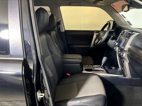 Used 2020 Toyota 4Runner SR5 Premium RWD image 6