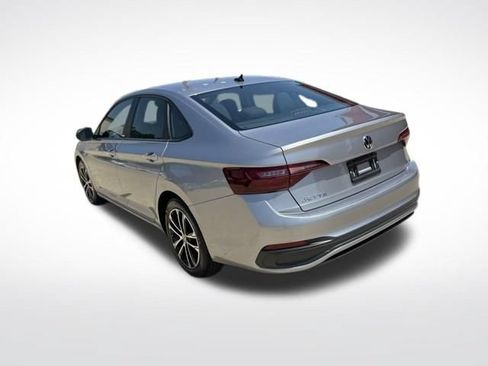 Used 2024 Volkswagen Jetta Sport FWD image 5