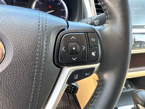 Used 2019 Toyota Highlander Limited image 31