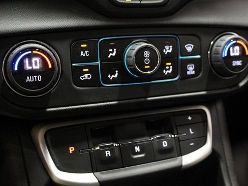 Used 2023 GMC Terrain SLE w/ Driver Convenience Package AWD/4WD image 27