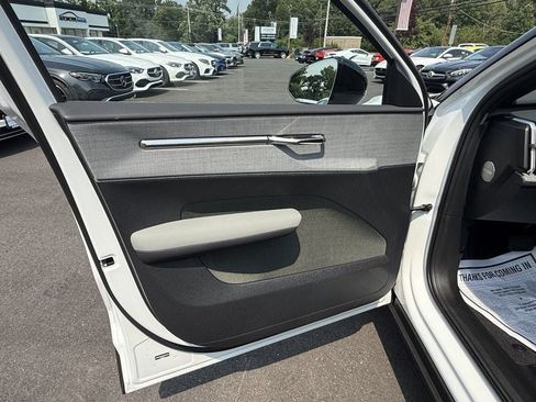Used 2025 Volvo EX30 Plus w/ Climate Package AWD/4WD image 9