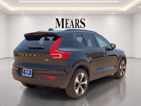 Certified 2026 Volvo XC40 B5 Plus AWD/4WD image 6